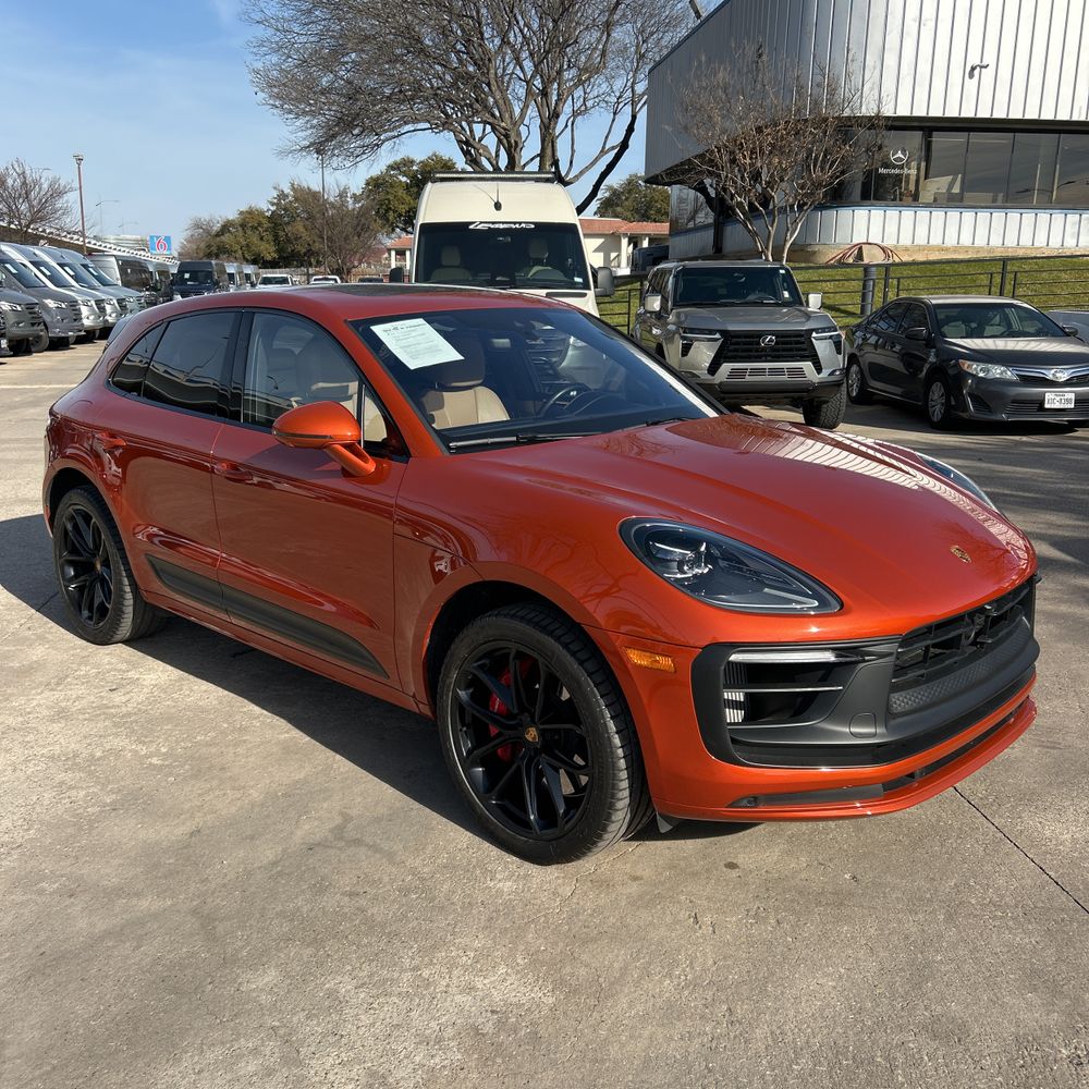2022 Porsche Macan - Image 6