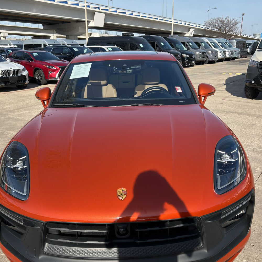 2022 Porsche Macan - Image 19