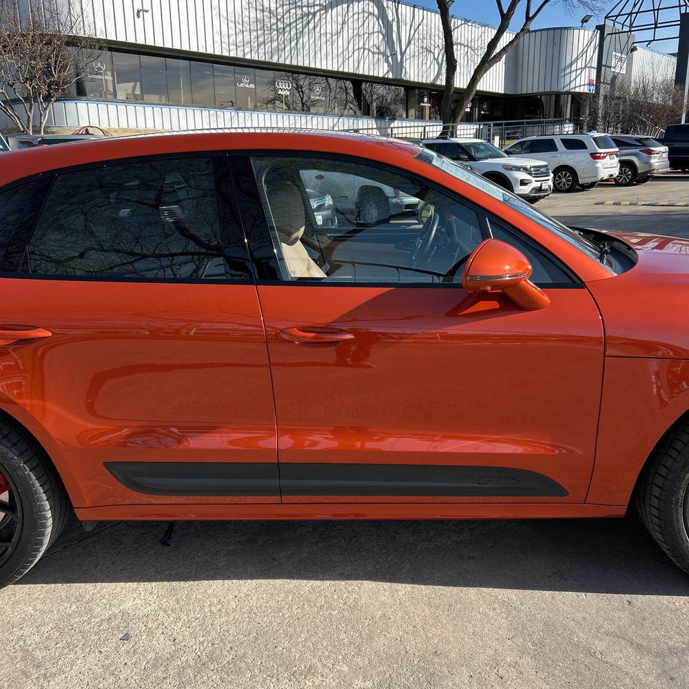 2022 Porsche Macan - Image 26