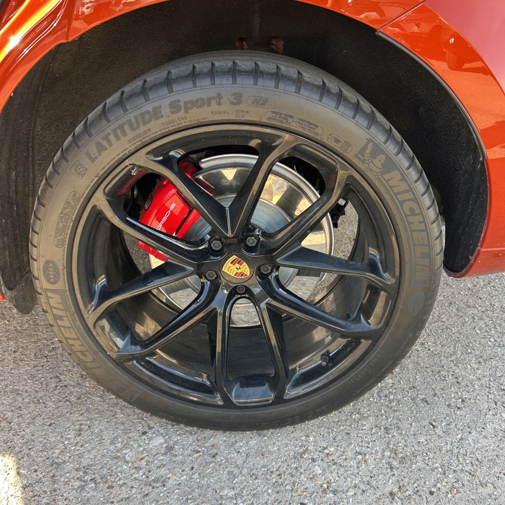 2022 Porsche Macan - Image 37