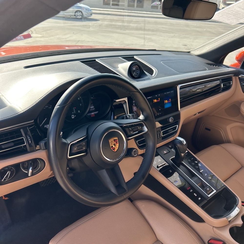 2022 Porsche Macan - Image 41