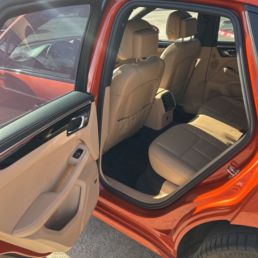 2022 Porsche Macan - Image 46