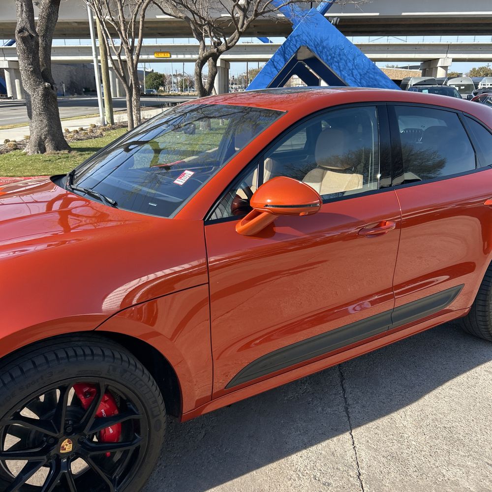 2022 Porsche Macan - Image 50