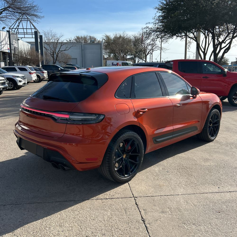 2022 Porsche Macan - Image 52