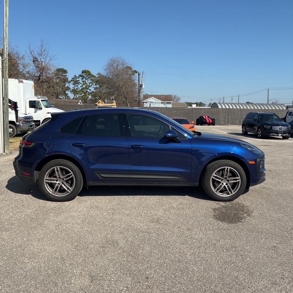 2024 Porsche Macan - Image 21