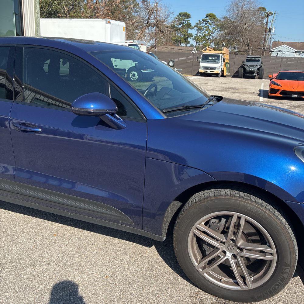 2024 Porsche Macan - Image 37