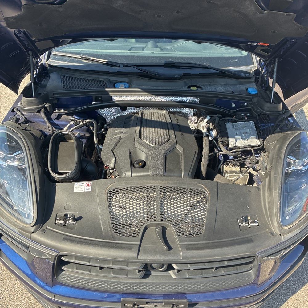 2024 Porsche Macan - Image 39