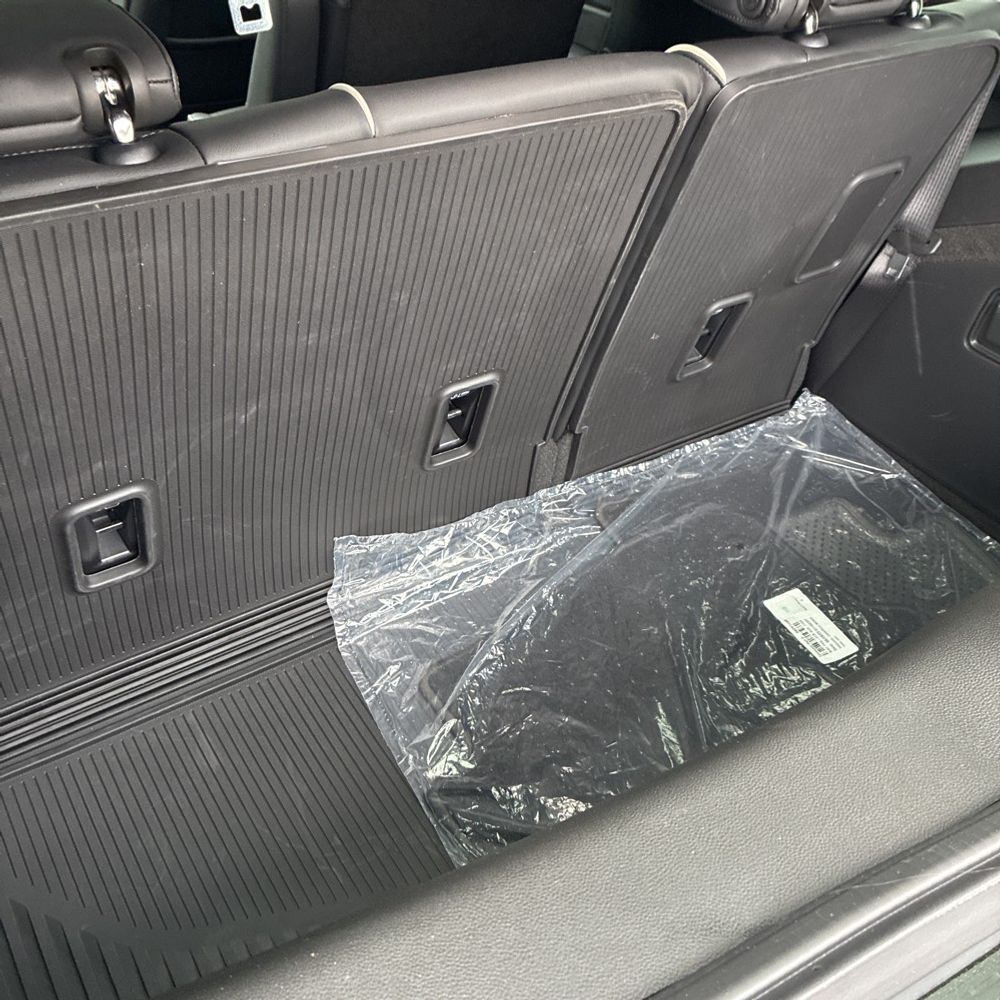 2026 Cadillac Escalade - Image 23