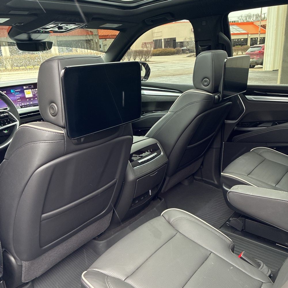 2026 Cadillac Escalade - Image 24