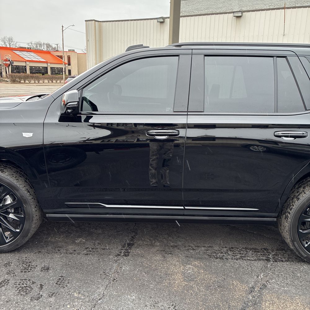 2026 Cadillac Escalade - Image 32