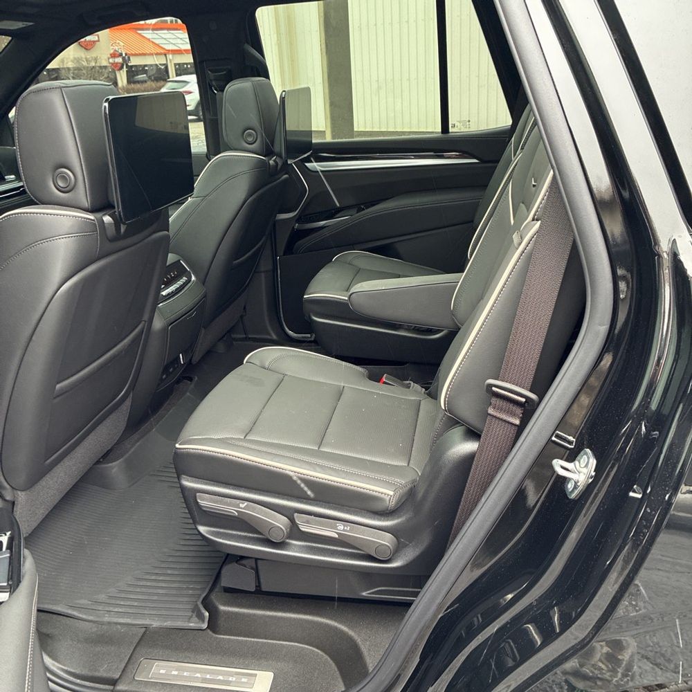 2026 Cadillac Escalade - Image 40
