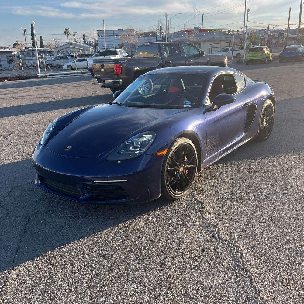 2022 Porsche 718 Cayman