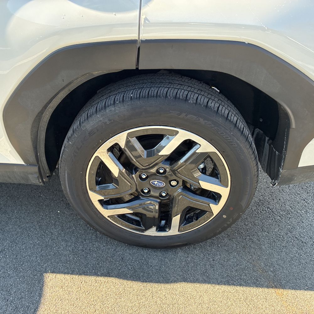 2025 Subaru Forester - Image 32