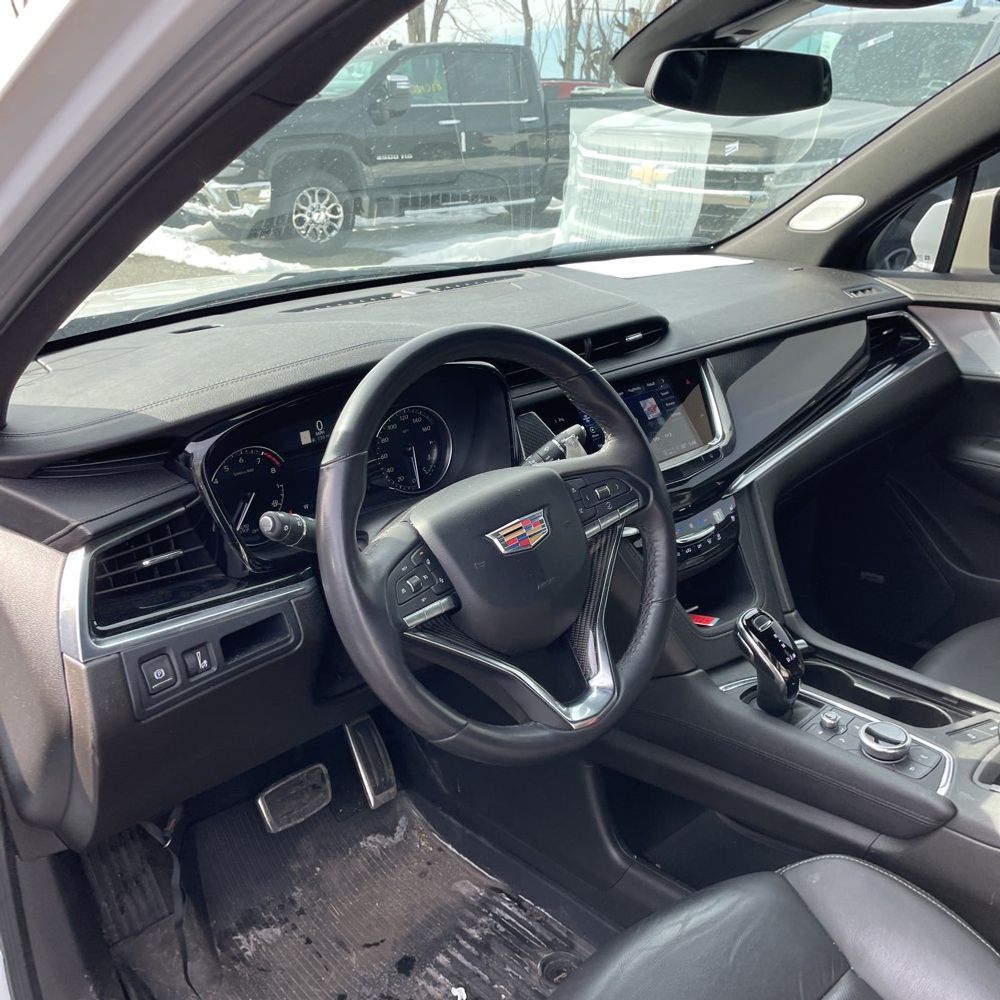 2023 Cadillac XT6 - Image 15