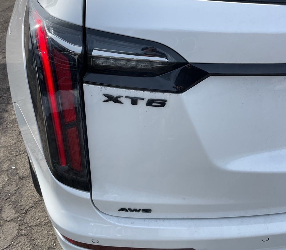 2023 Cadillac XT6 - Image 36