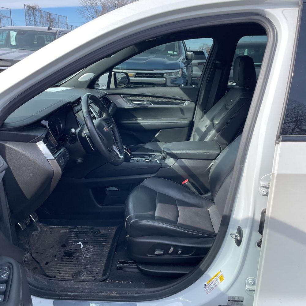 2023 Cadillac XT6 - Image 40