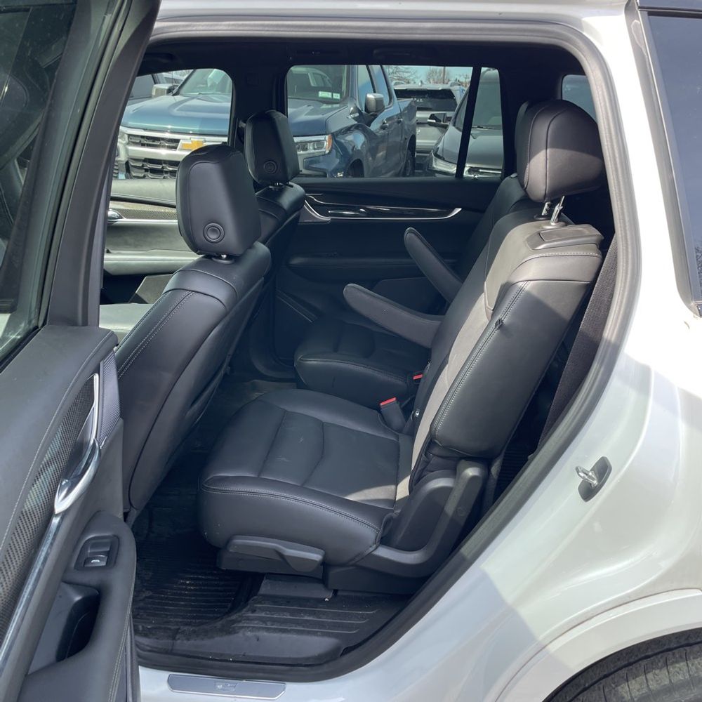 2023 Cadillac XT6 - Image 41