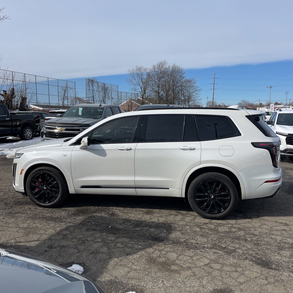 2023 Cadillac XT6 - Image 60