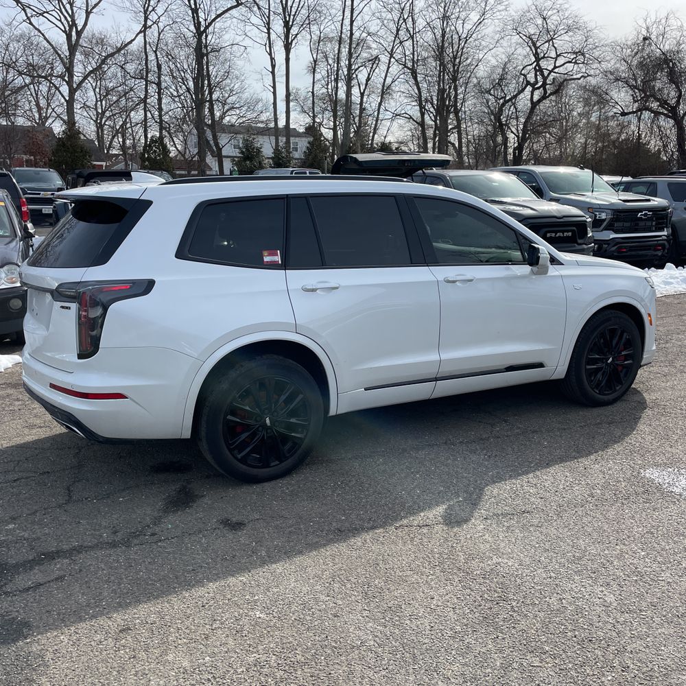 2023 Cadillac XT6 - Image 61