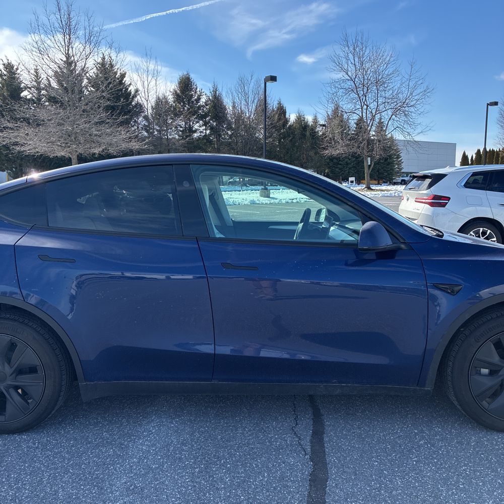 2024 Tesla Model Y Long Range - Image 4