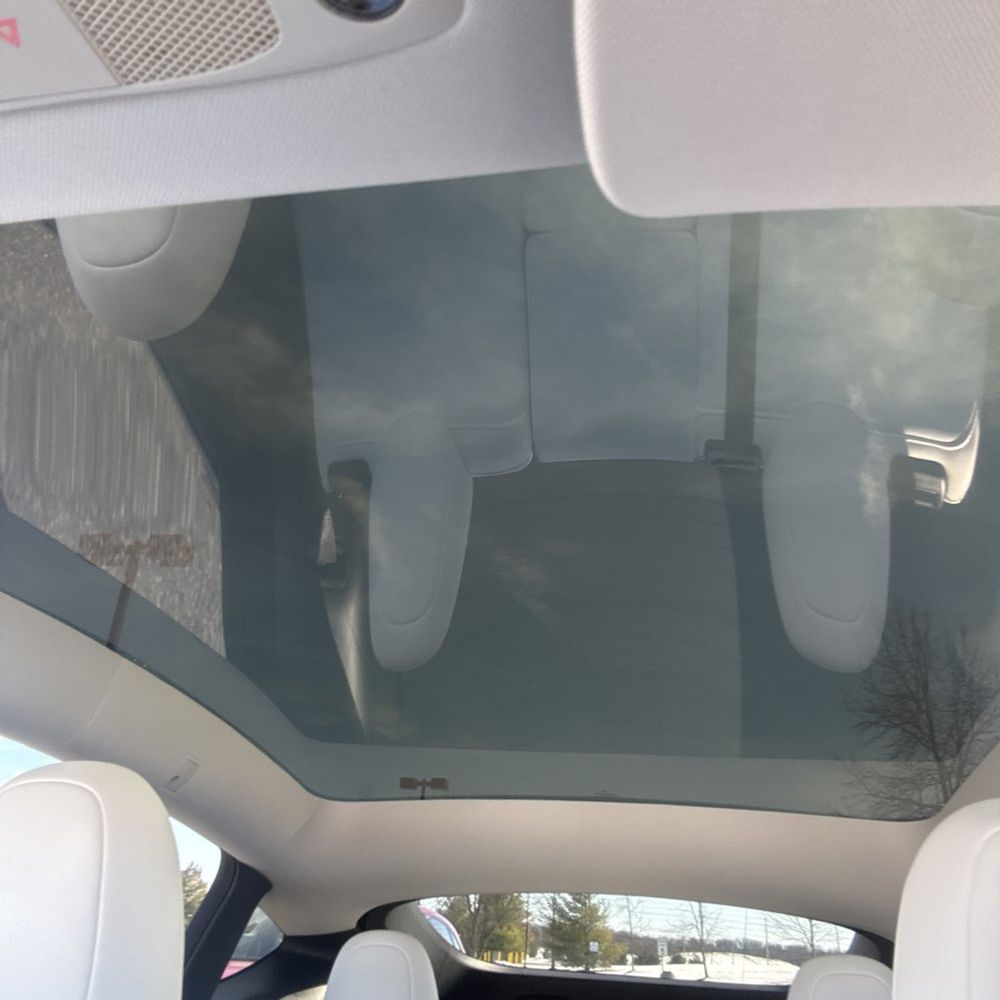 2024 Tesla Model Y Long Range - Image 9