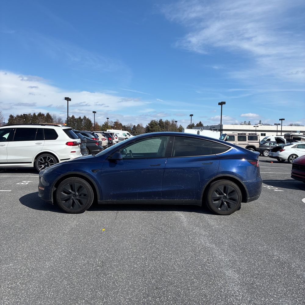 2024 Tesla Model Y Long Range - Image 11