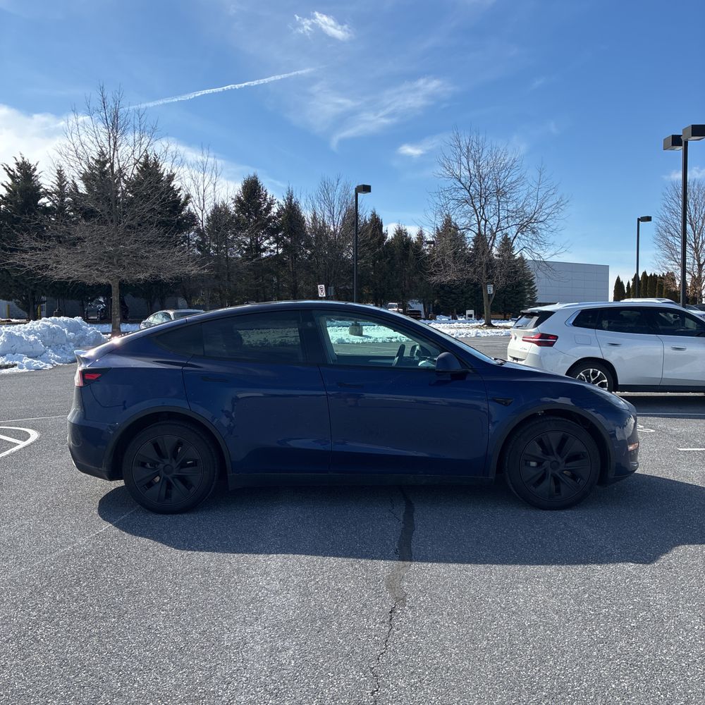 2024 Tesla Model Y Long Range - Image 13