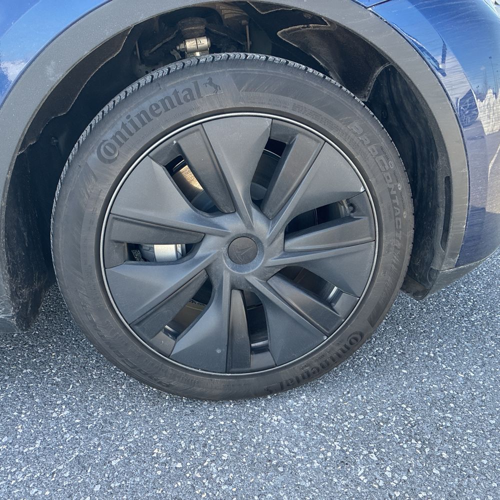2024 Tesla Model Y Long Range - Image 15