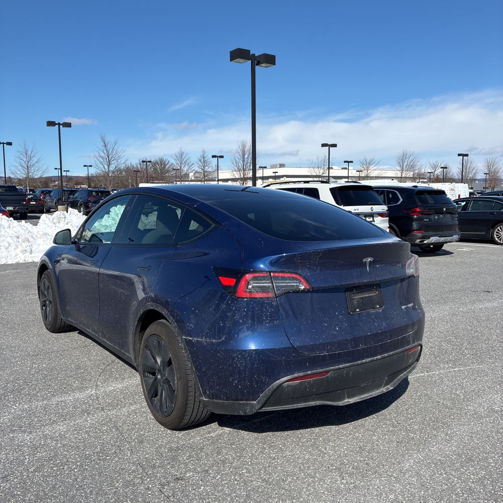 2024 Tesla Model Y Long Range - Image 21