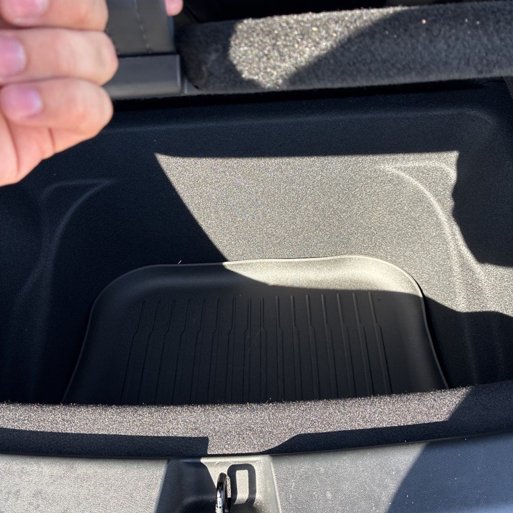 2024 Tesla Model Y Long Range - Image 42