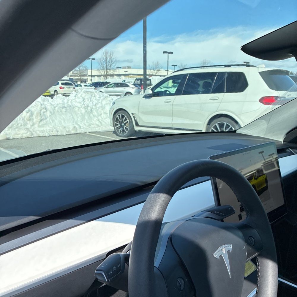 2024 Tesla Model Y Long Range - Image 45