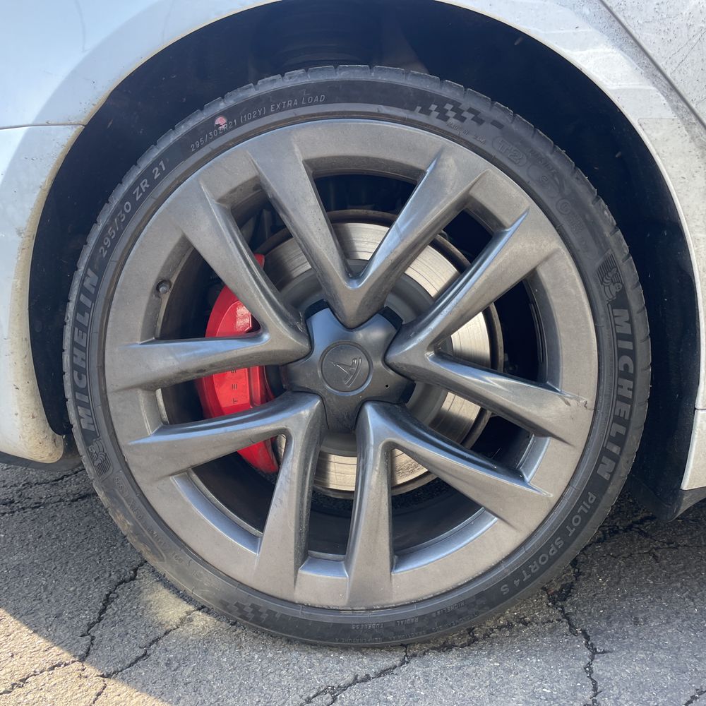 2023 Tesla Model S Plaid - Image 8
