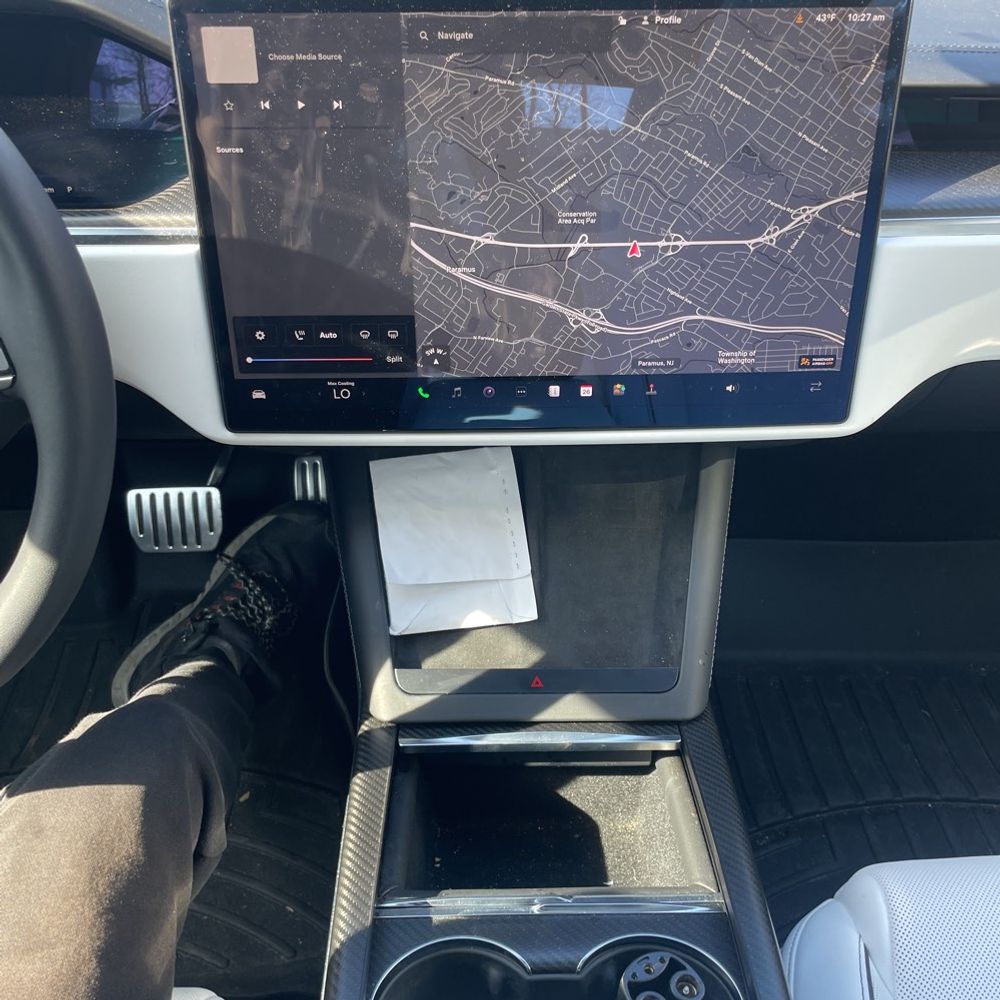 2023 Tesla Model S Plaid - Image 9