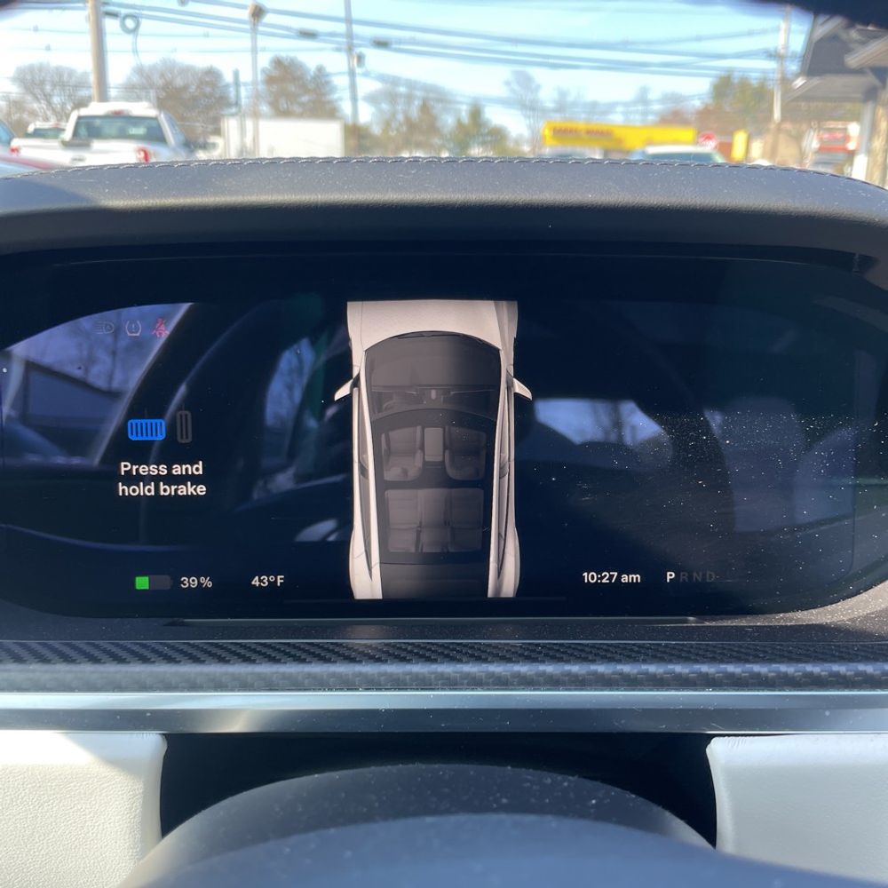 2023 Tesla Model S Plaid - Image 12