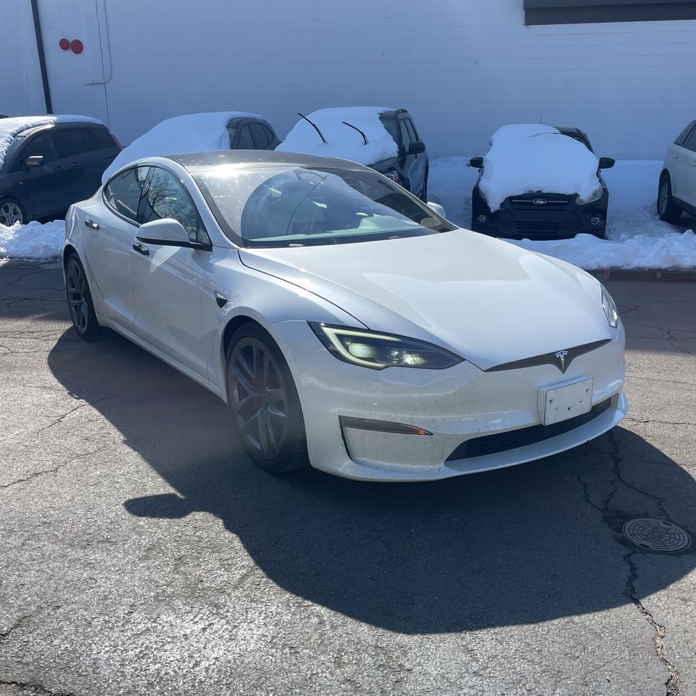 2023 Tesla Model S Plaid - Image 18
