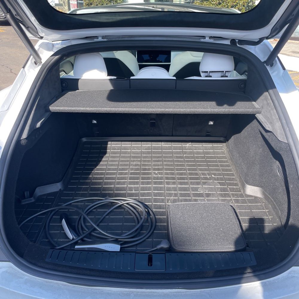 2023 Tesla Model S Plaid - Image 28