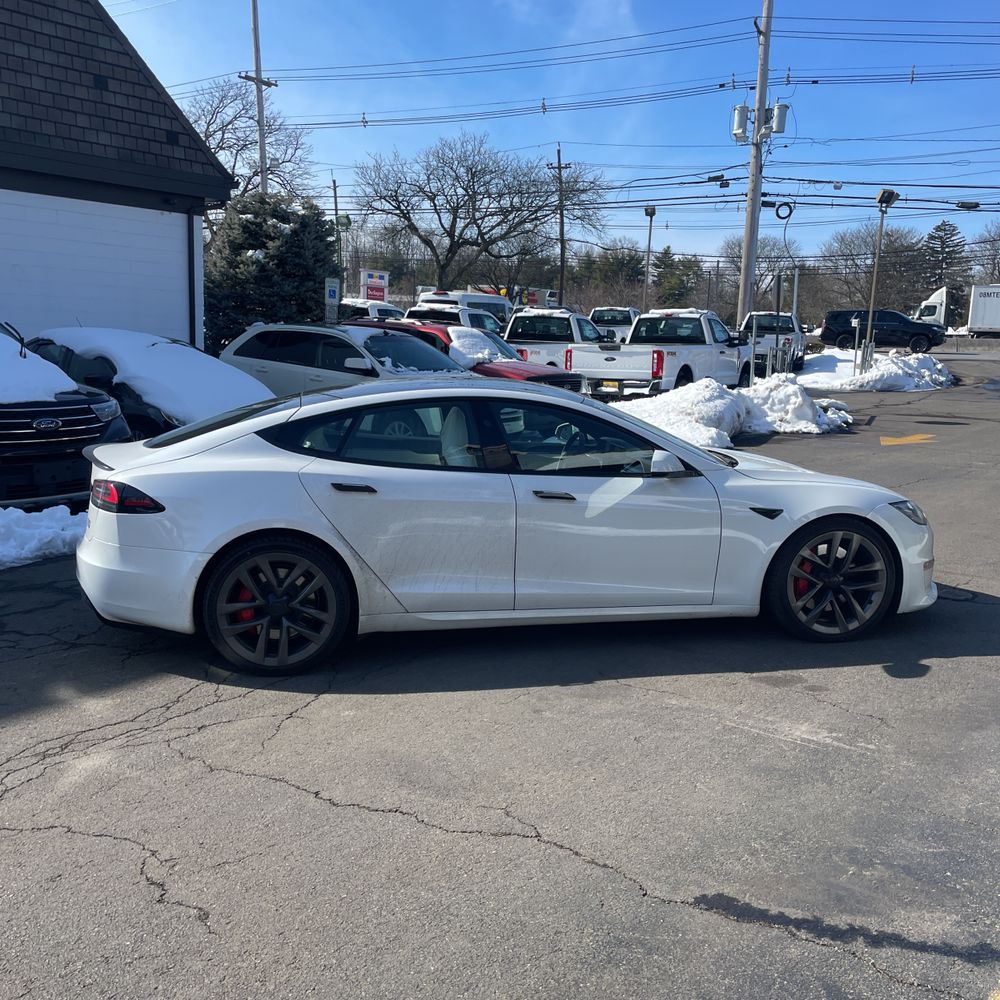 2023 Tesla Model S Plaid - Image 37