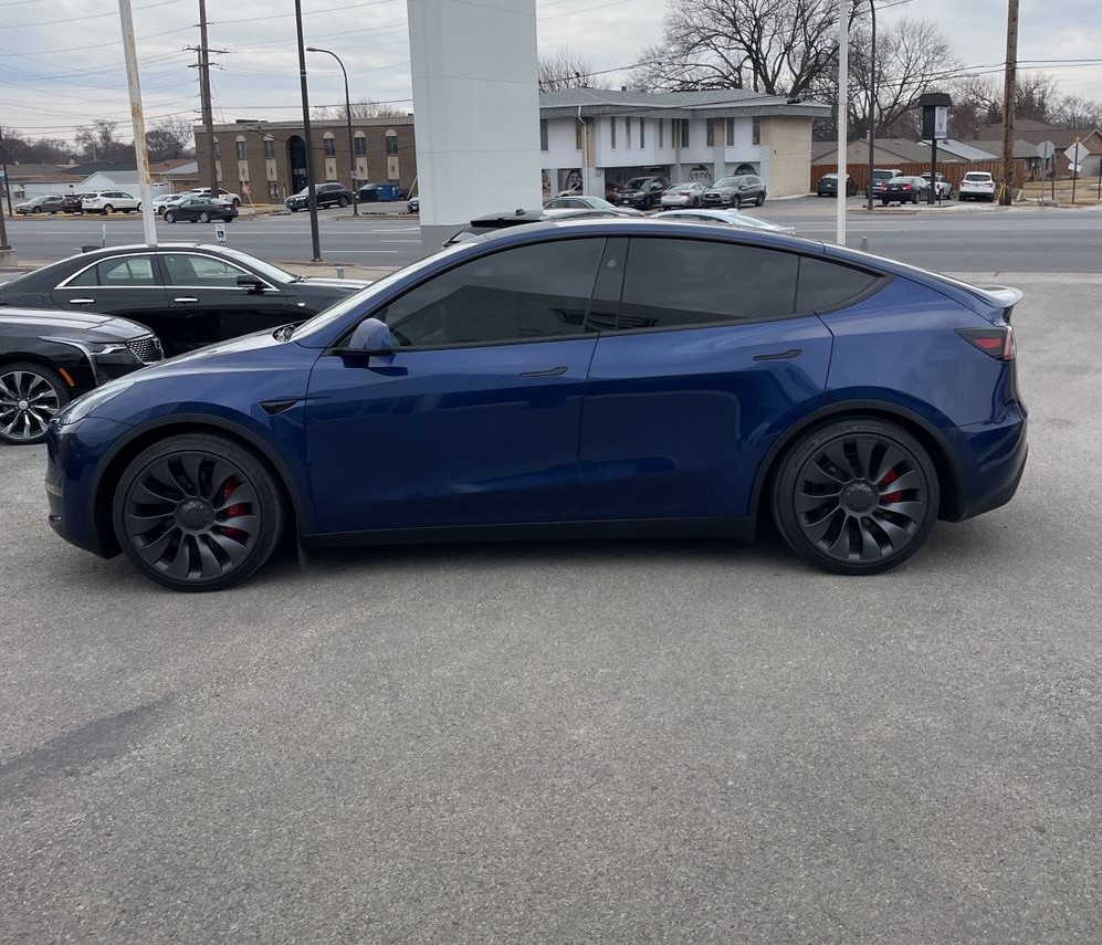 2024 Tesla Model Y Performance - Image 17