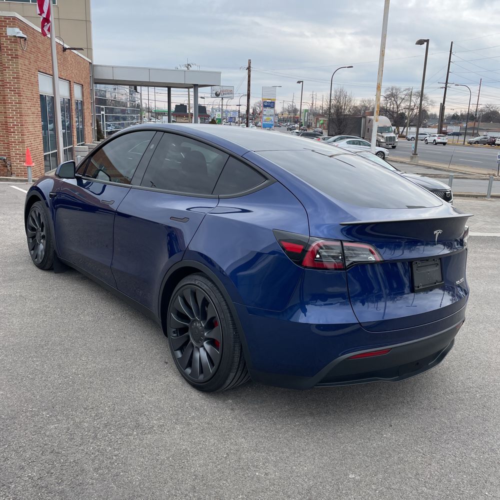 2024 Tesla Model Y Performance - Image 33