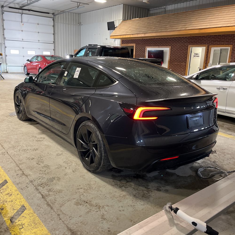 2024 Tesla Model 3 Performance - Image 11
