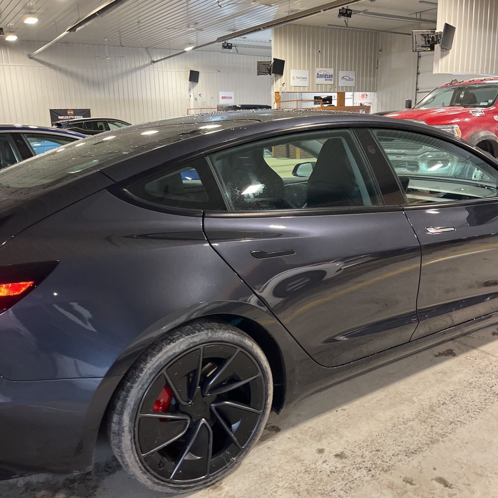 2024 Tesla Model 3 Performance - Image 19
