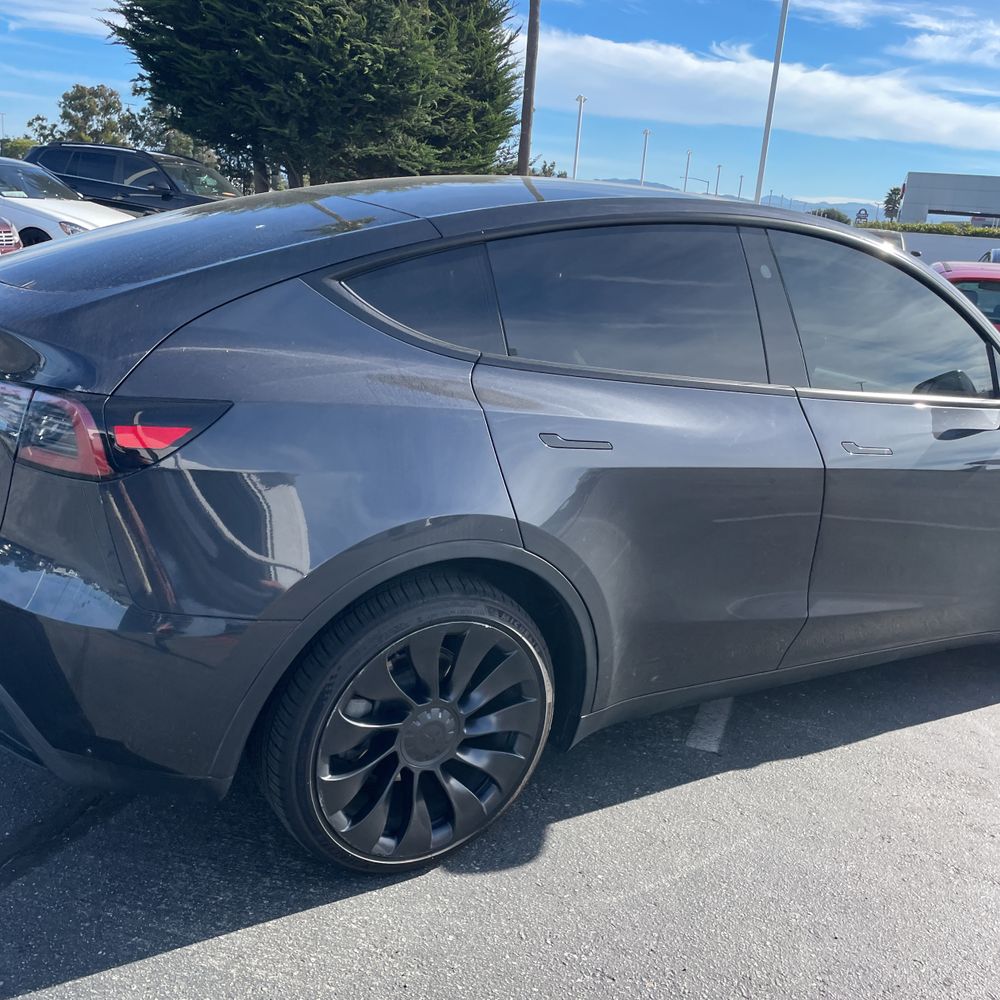 2025 Tesla Model Y Long Range - Image 7