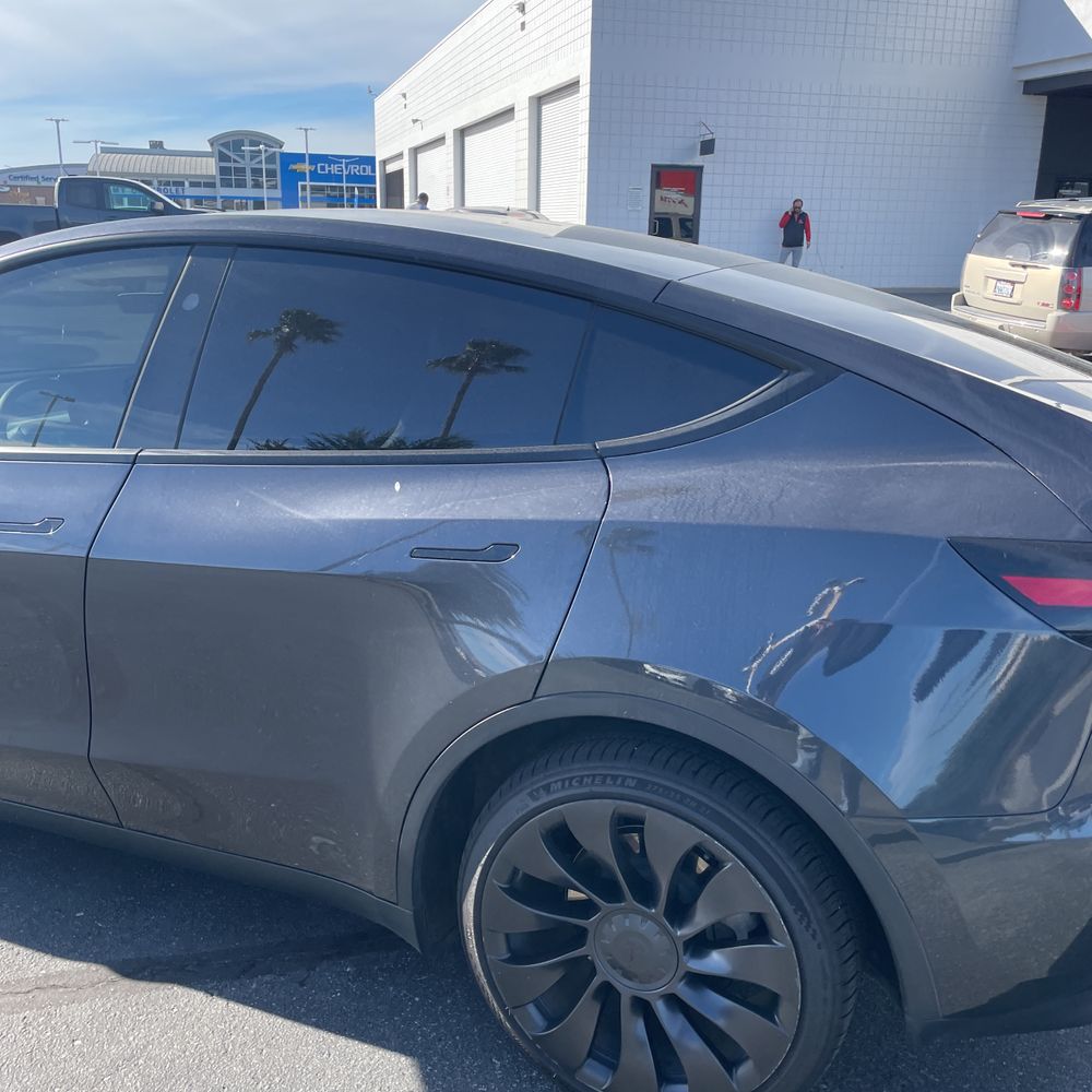 2025 Tesla Model Y Long Range - Image 11