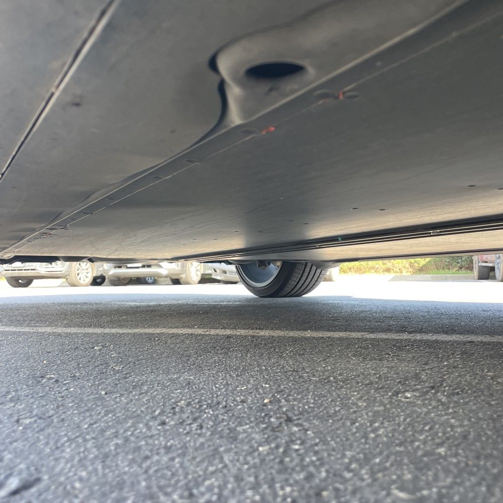 2025 Tesla Model Y Long Range - Image 17