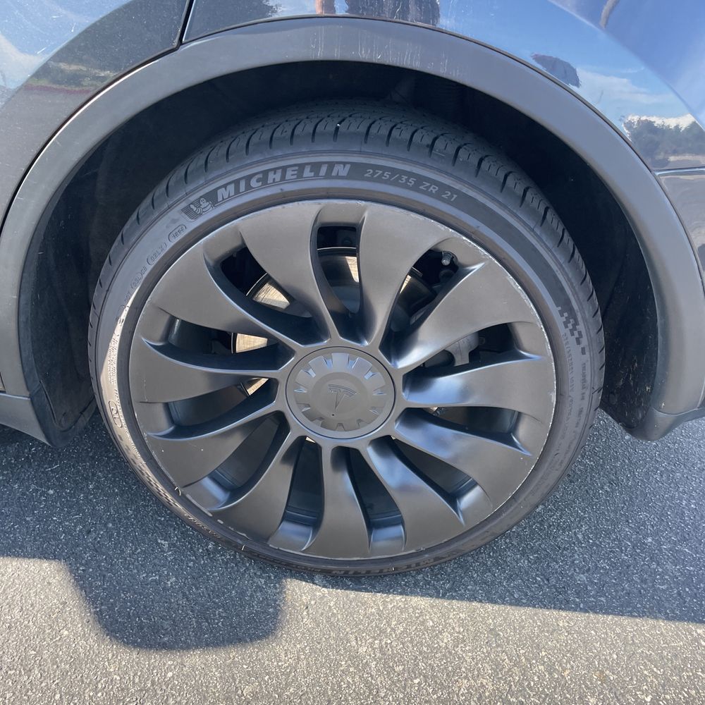 2025 Tesla Model Y Long Range - Image 26