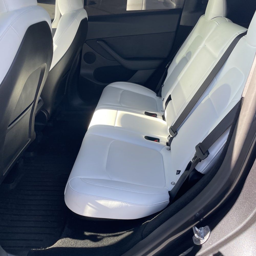 2025 Tesla Model Y Long Range - Image 30