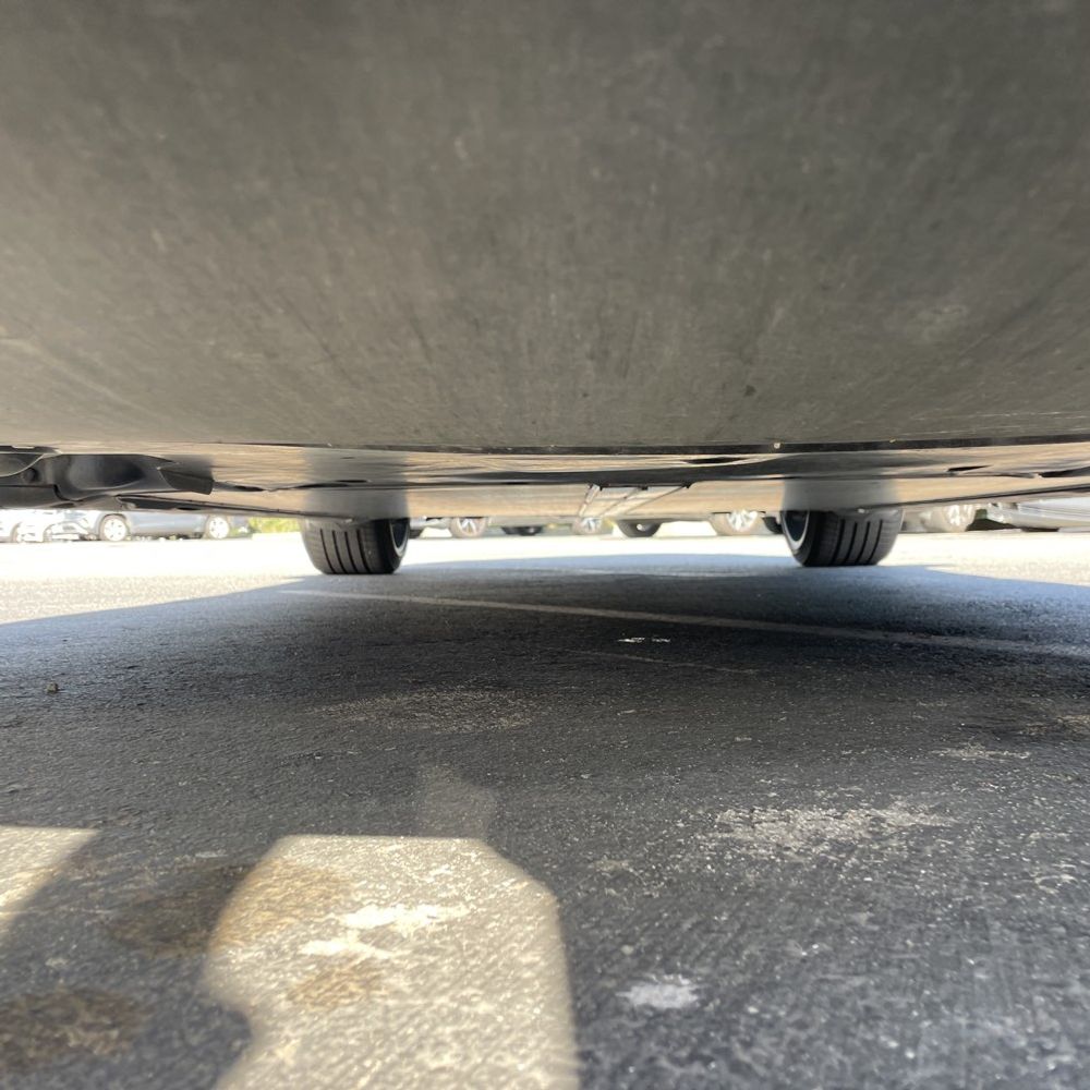2025 Tesla Model Y Long Range - Image 31