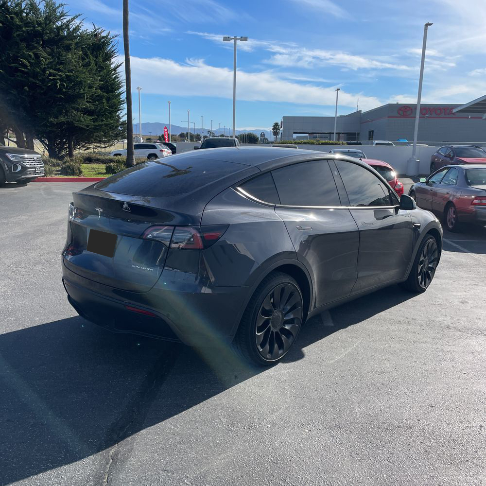 2025 Tesla Model Y Long Range - Image 39