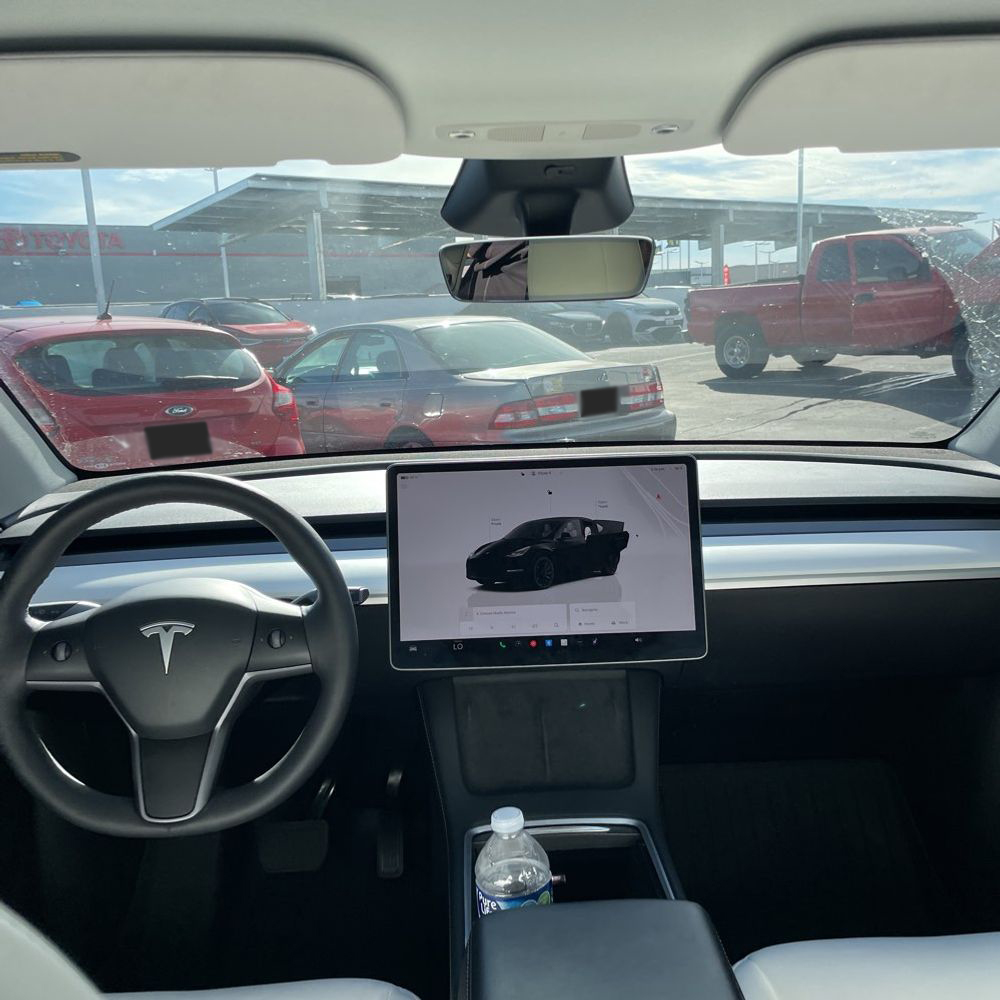 2025 Tesla Model Y Long Range - Image 41