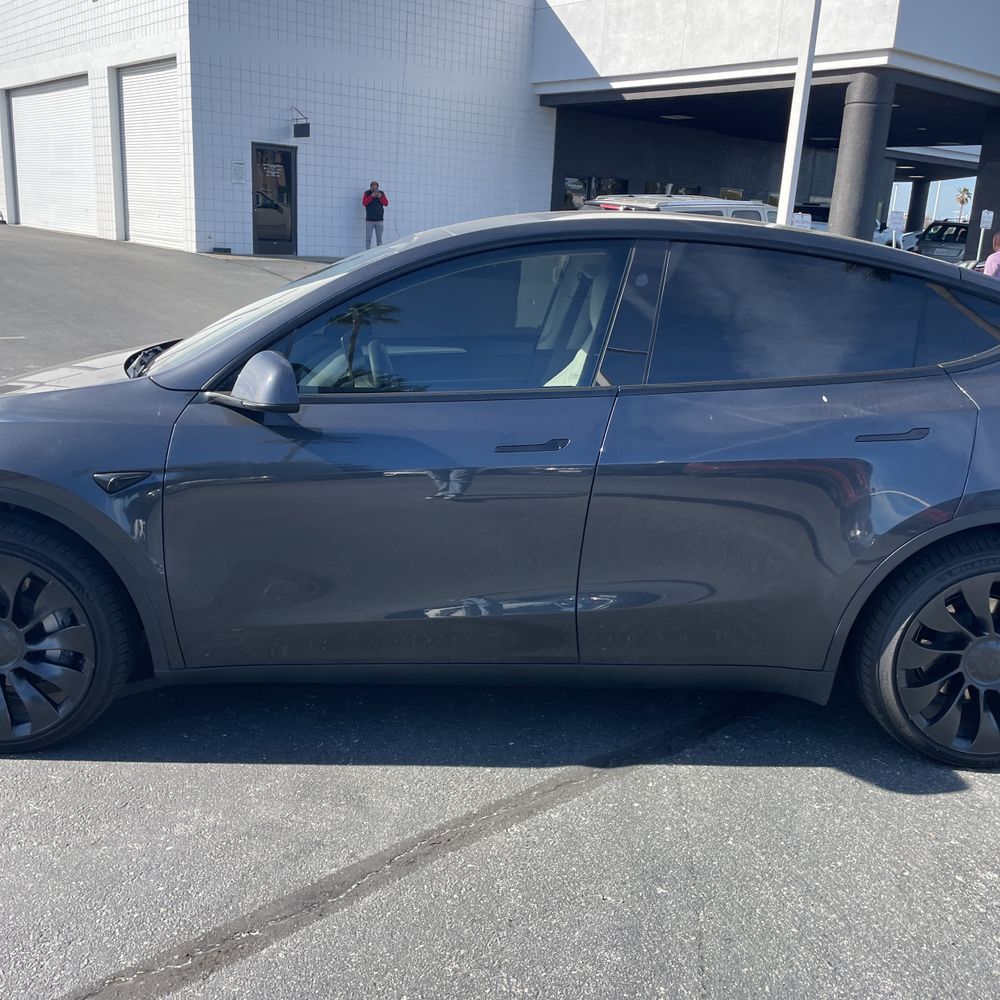 2025 Tesla Model Y Long Range - Image 43
